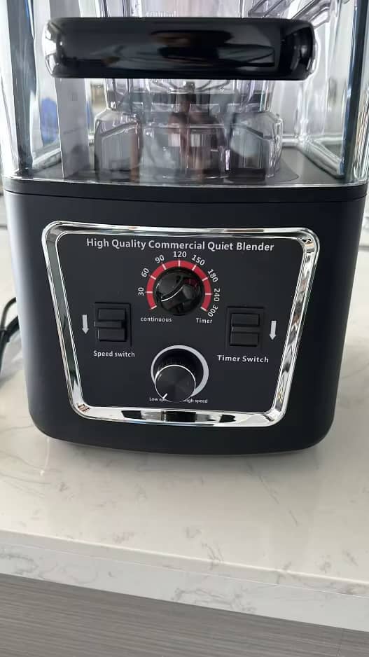 4 Litres of High grade commercial soundproof  high speed Blender with put push bottom